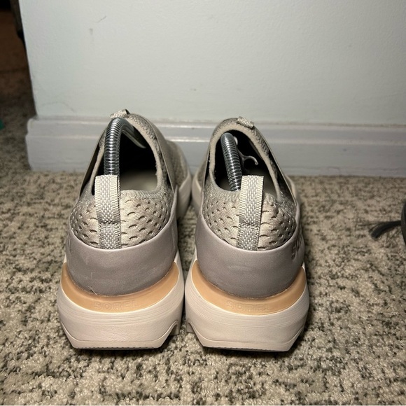 Sorel Dove & Moonstone Kinetic Impact II Strap Shoes Size 11 - Picture 8 of 11